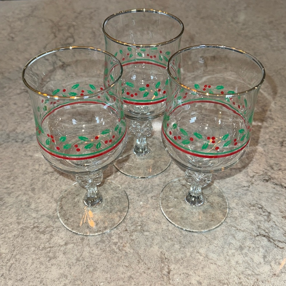 3 Vintage 1987 Arby's Christmas Holly Berry Glasses Wine Goblets Bows Gold Rim